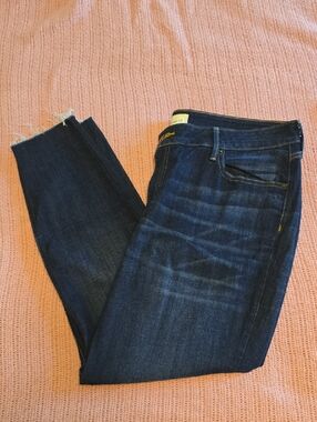 Maurices Womens 18 Reg. Dark Blue Denim Jeans w/ Frayed Hem
